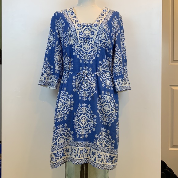 Ann Taylor V-Neck dress. Linen blend. Knee Length. Size 10 Blue and White - Picture 4 of 7